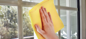 窓ガラスの拭き掃除でムラを残さない方法とは？