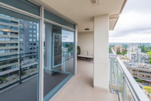 ベランダの雨漏りの原因と対策法について