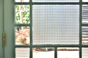 デザインガラスで室内窓をおしゃれに彩ろう！